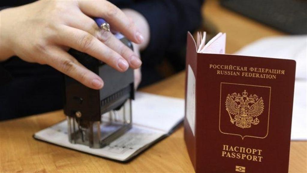Проставление штампа в паспорте